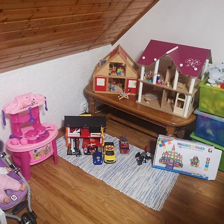 Apartman Jako U Babicky Tisá Exteriör bild