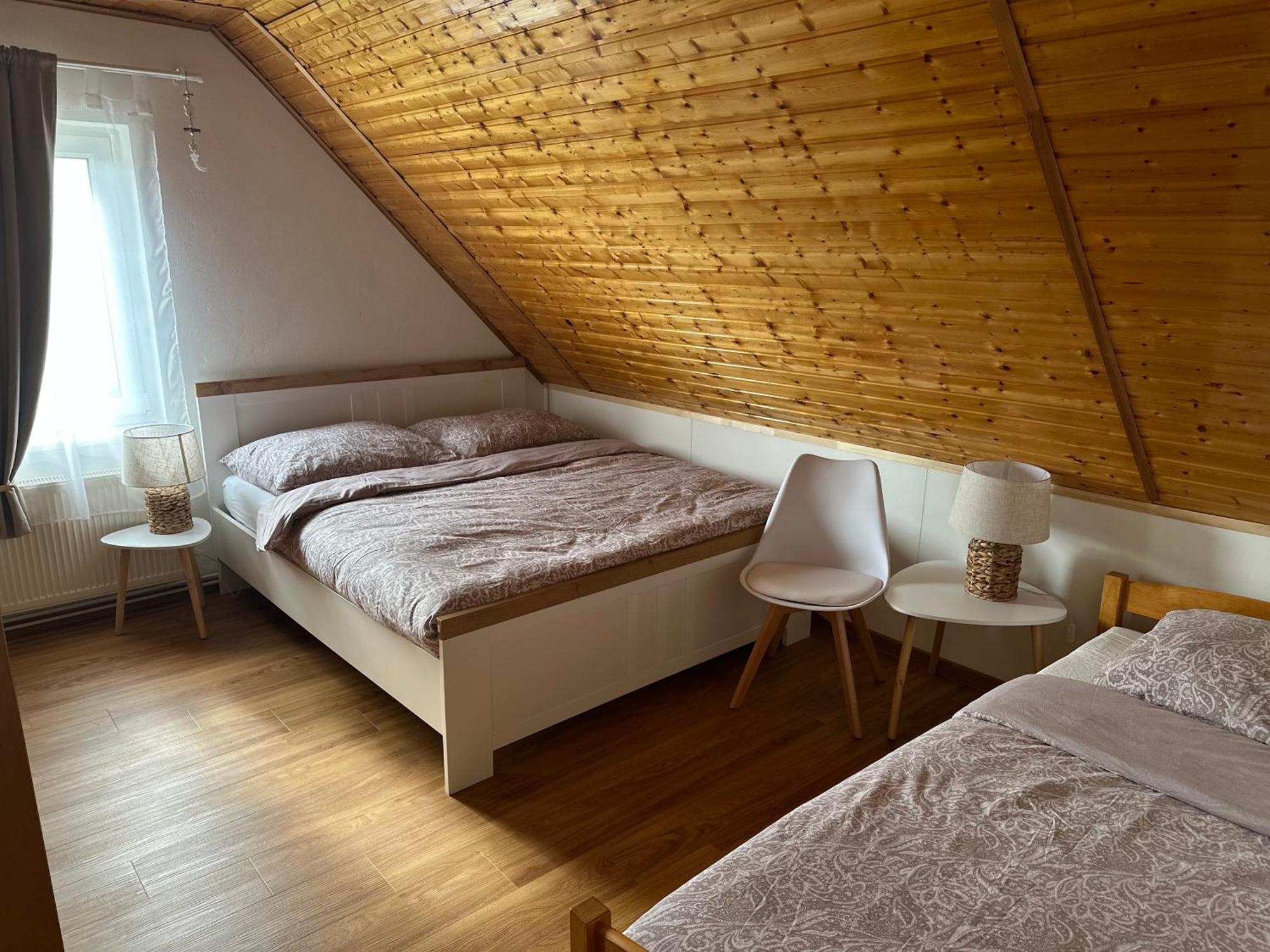 Apartman Jako U Babicky Tisá Exteriör bild