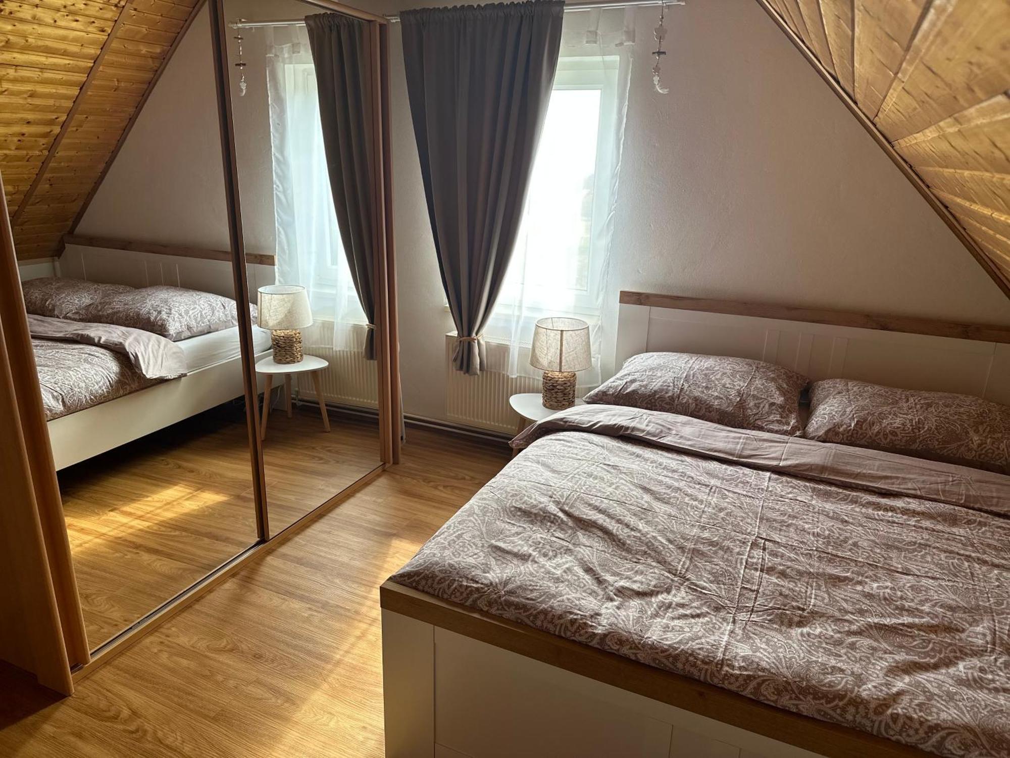 Apartman Jako U Babicky Tisá Exteriör bild