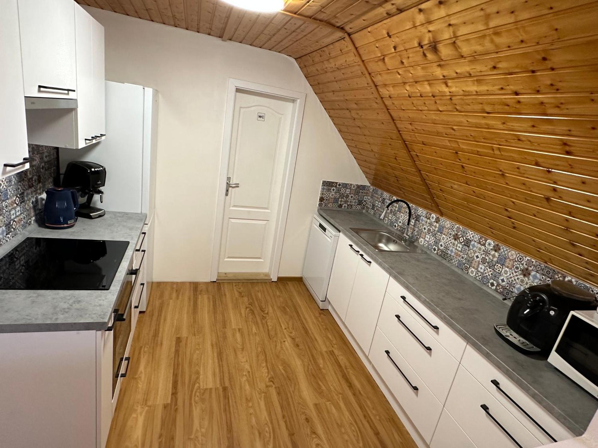 Apartman Jako U Babicky Tisá Exteriör bild