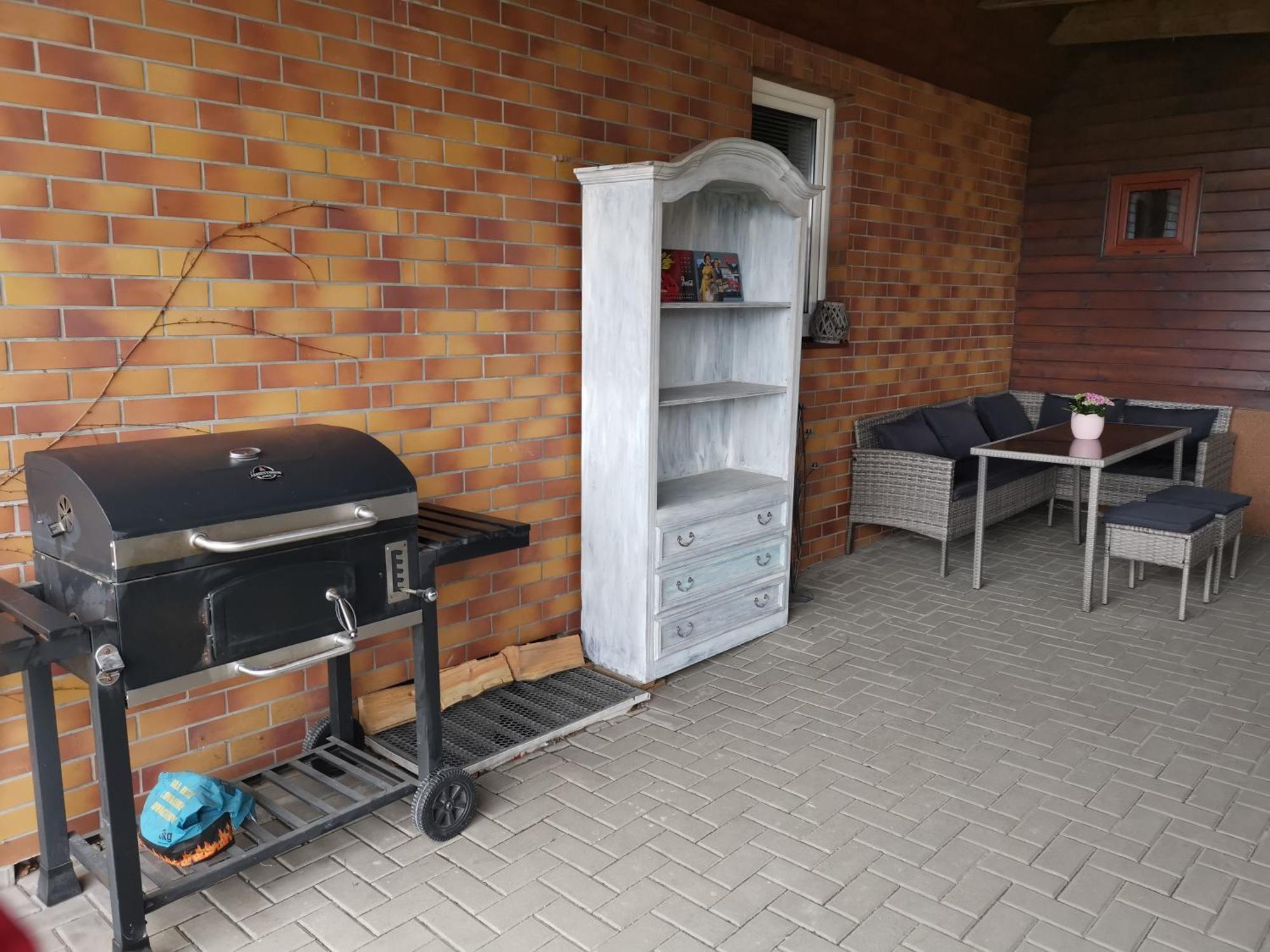 Apartman Jako U Babicky Tisá Exteriör bild